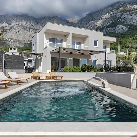 Minkini - Exklusiv 마카르스카